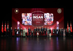 Çok Özel Gece de Çok Özel İnsanlar Ödüllerini Erdoğan dan Aldılar