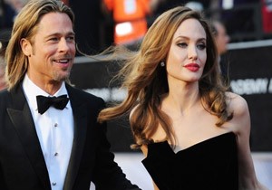 Angelina Jolie Ayrln Ardndan lk Kez Konutu