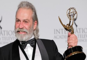 Haluk Bilginere,  47.Uluslararas Emmy dllerinde En yi Erkek Oyuncu dl
