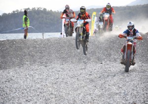 Kemer de Sea To Sky Enduro Motosiklet Yarışları Nefes Kesiyor