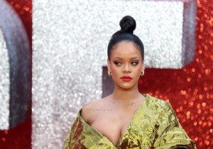 Ocean s 8 filminin Londra galasn da Rihanna Rzgar