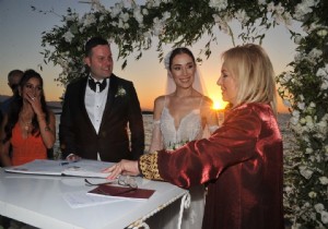 İzmir Bu Güzel Düğünü Konuşuyor